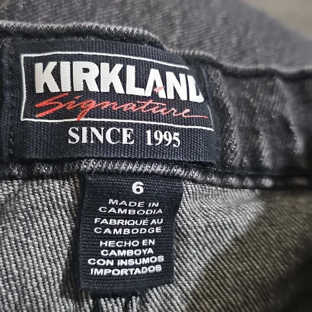 Kirkland Signature Women's High-Rise Straight Leg Jean Black Wash